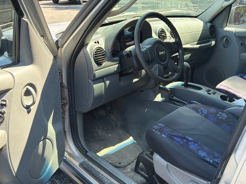 Used 2006 Jeep Liberty Sport AWD/4WD image 11
