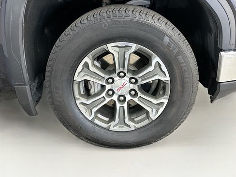 Used 2025 GMC Sierra 1500 SLT AWD/4WD image 11