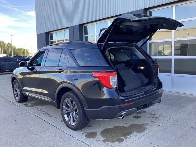 Used 2024 Ford Explorer XLT w/ Equipment Group 202A AWD/4WD image 14