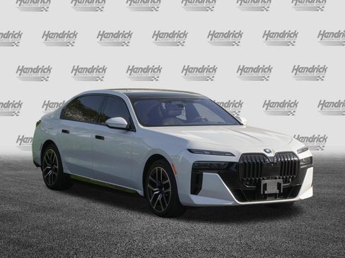 Used 2023 BMW i7 xDrive60 AWD/4WD image 2