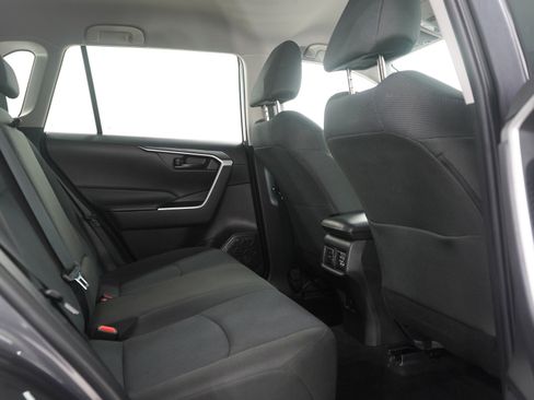 Used 2022 Toyota RAV4 LE image 12