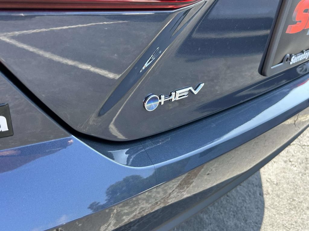 New 2026 Toyota Camry Hybrid FWD image 10
