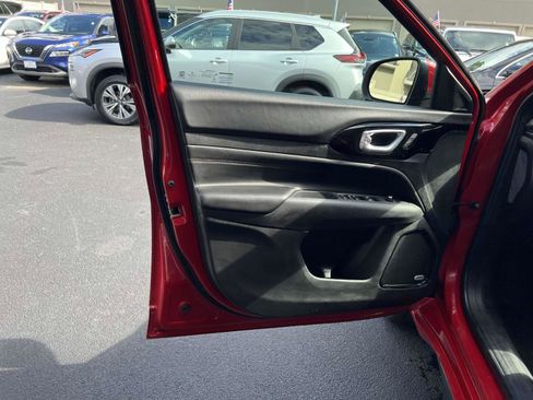 Used 2022 Jeep Compass Limited w/ (RED) Package image 16