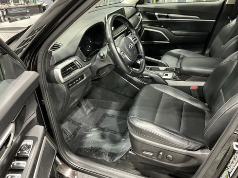Used 2021 Kia Telluride S image 3