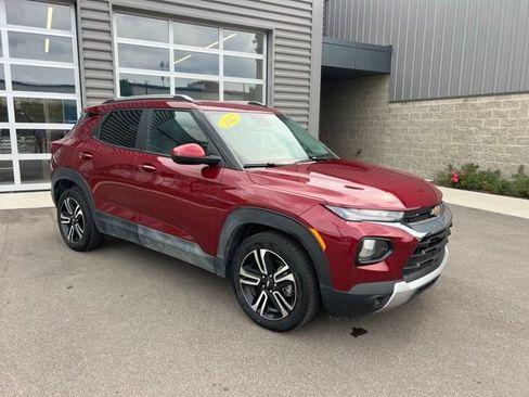 Used 2023 Chevrolet TrailBlazer LT FWD image 3