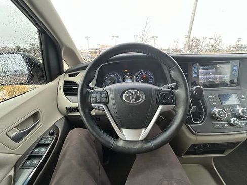 Used 2016 Toyota Sienna XLE image 13