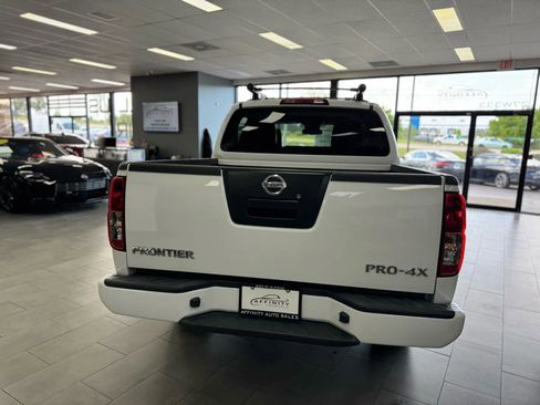 Used 2012 Nissan Frontier PRO-4X w/ Pro-4x Luxury Pkg image 4