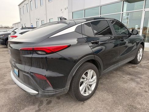 Certified 2025 Buick Envista Preferred w/ Convenience II Package image 3