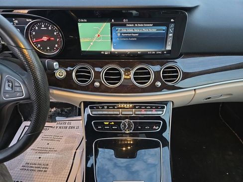 Used 2018 Mercedes-Benz E 300 4MATIC image 15