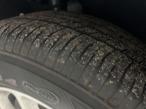 Used 2024 Chrysler Pacifica Touring-L image 41