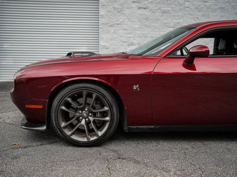 Used 2022 Dodge Challenger R/T Scat Pack w/ Shaker Package image 11