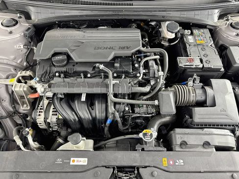 Used 2024 Hyundai Elantra SE FWD image 32