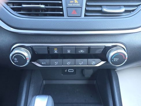 Used 2024 Nissan Altima 2.5 S image 19