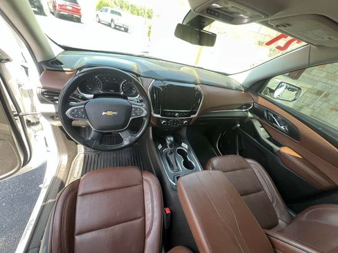 Used 2021 Chevrolet Traverse High Country FWD image 14