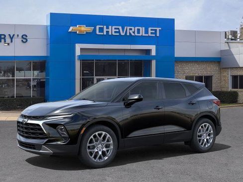 New 2025 Chevrolet Blazer LT w/ LPO, Black Grille Bar Package image 26