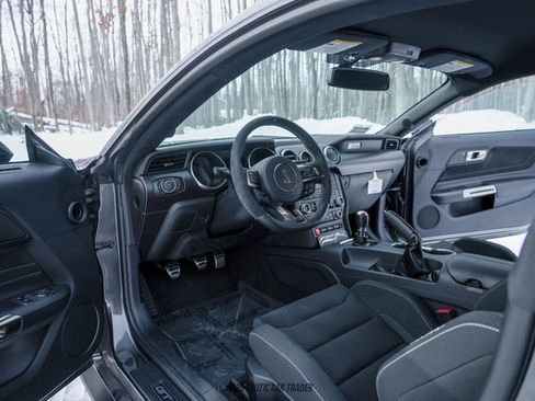 Used 2015 Ford Mustang Shelby GT350 image 31