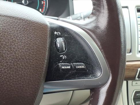 Used 2015 Jaguar XF Portfolio image 18