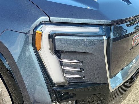 Used 2026 GMC Sierra EV Denali AWD/4WD image 11