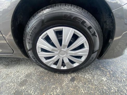 Used 2017 Toyota Camry LE w/ Moonroof Package FWD image 30