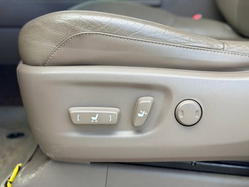 Used 2018 Lexus GX 460 Premium w/ Premium Package image 29