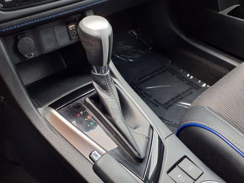 Used 2018 Toyota Corolla SE w/ Carpet Mat Package (TMS) FWD image 18