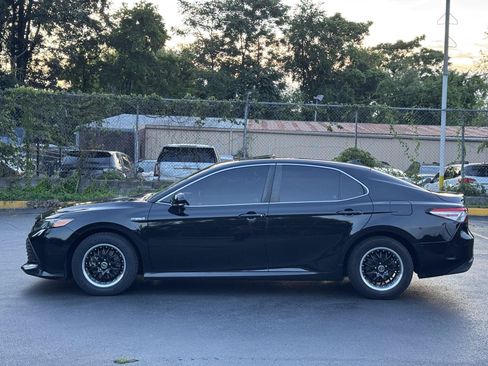 Used 2020 Toyota Camry LE w/ Sunroof Package FWD image 9