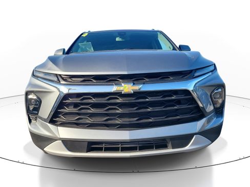 Used 2024 Chevrolet Blazer LT w/ Convenience Package FWD image 2