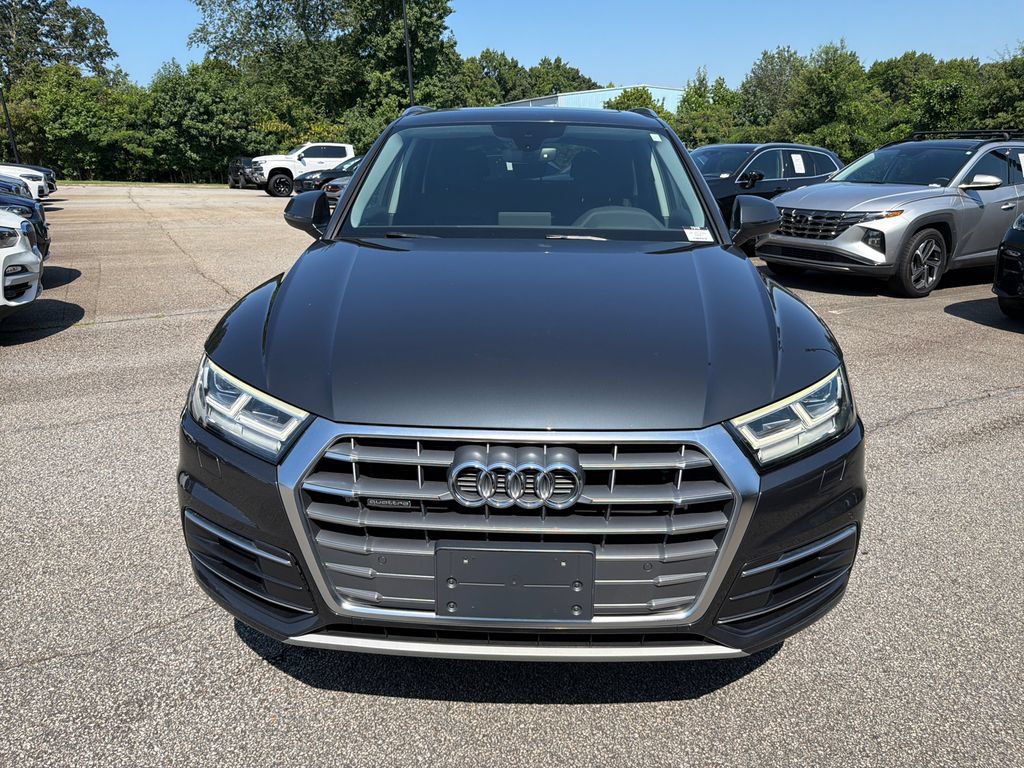 Used 2018 Audi Q5 2.0T Premium Plus w/ Premium Plus Package AWD/4WD image 2