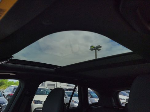 Certified 2026 Mercedes-Benz GLC 300 4MATIC image 33