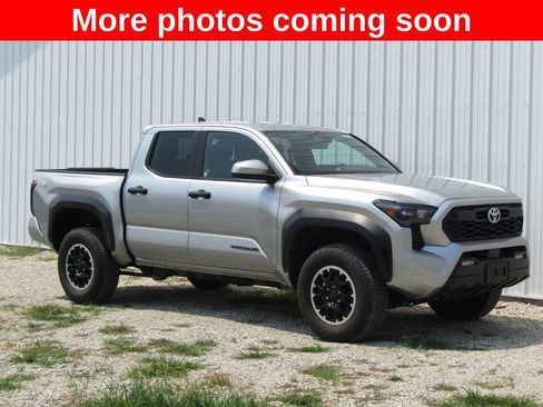 Used 2025 Toyota Tacoma TRD Off-Road AWD/4WD image 1