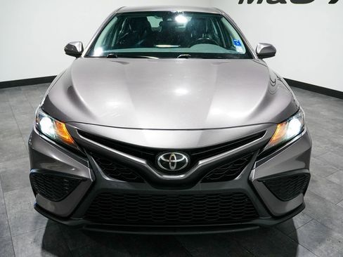 Used 2021 Toyota Camry SE FWD image 6