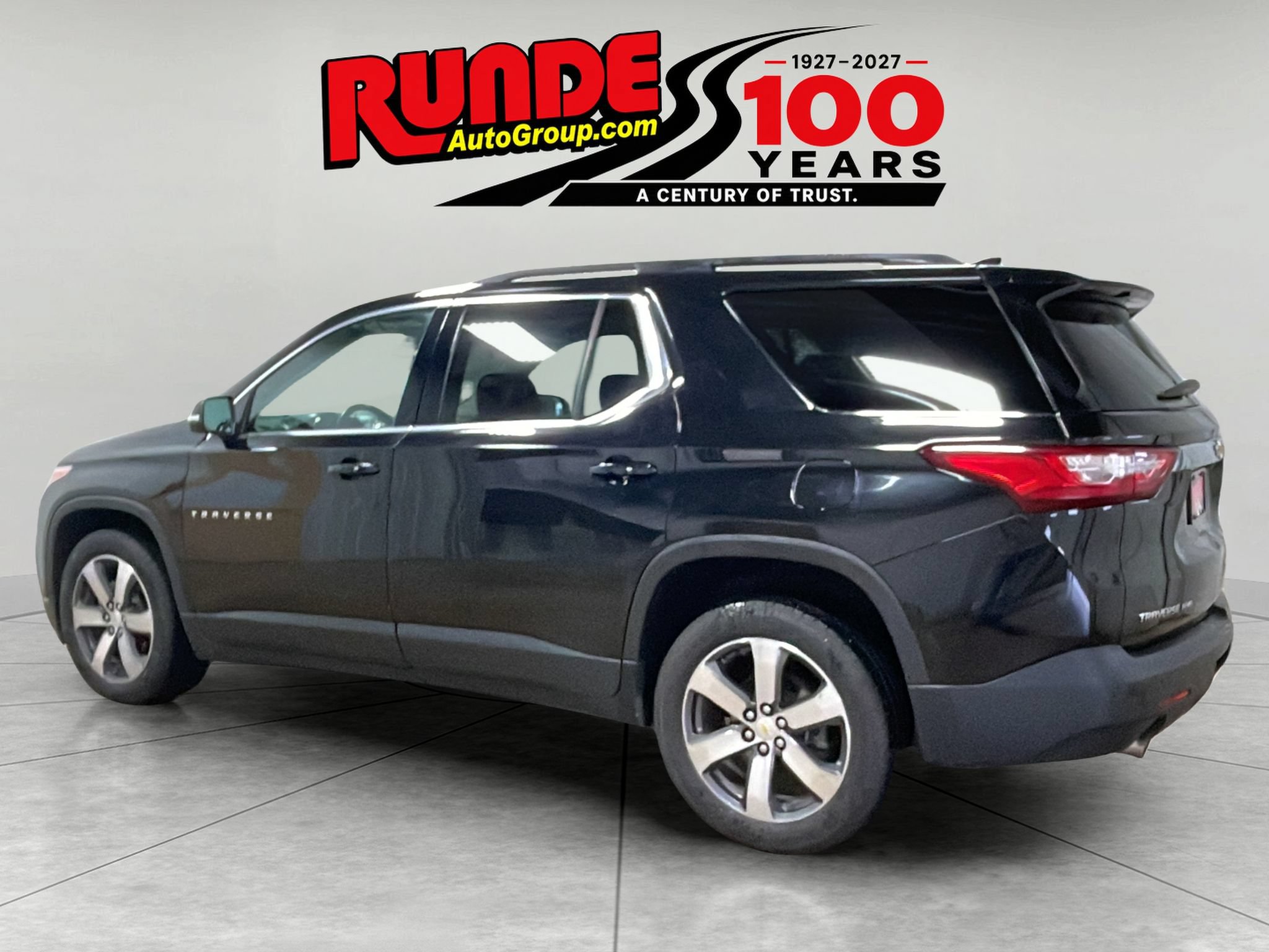 Used 2021 Chevrolet Traverse LT w/ LT Premium Package AWD/4WD image 6