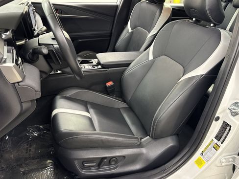 Used 2025 Toyota Camry SE FWD image 14