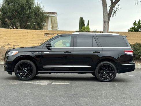 Used 2022 Lincoln Navigator Reserve AWD/4WD image 5