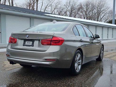 Used 2018 BMW 330i xDrive Sedan w/ Premium Package image 7