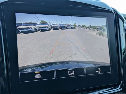 Used 2023 Chevrolet Traverse LT FWD image 29