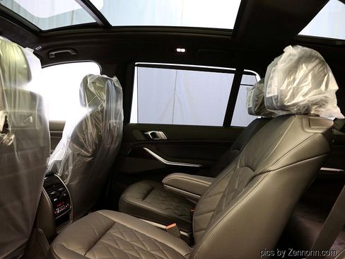 Used 2026 BMW X7 xDrive40i w/ M Sport Package image 14