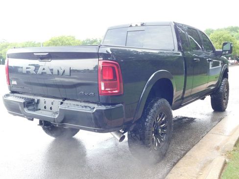 Used 2026 RAM 2500 Limited AWD/4WD image 11