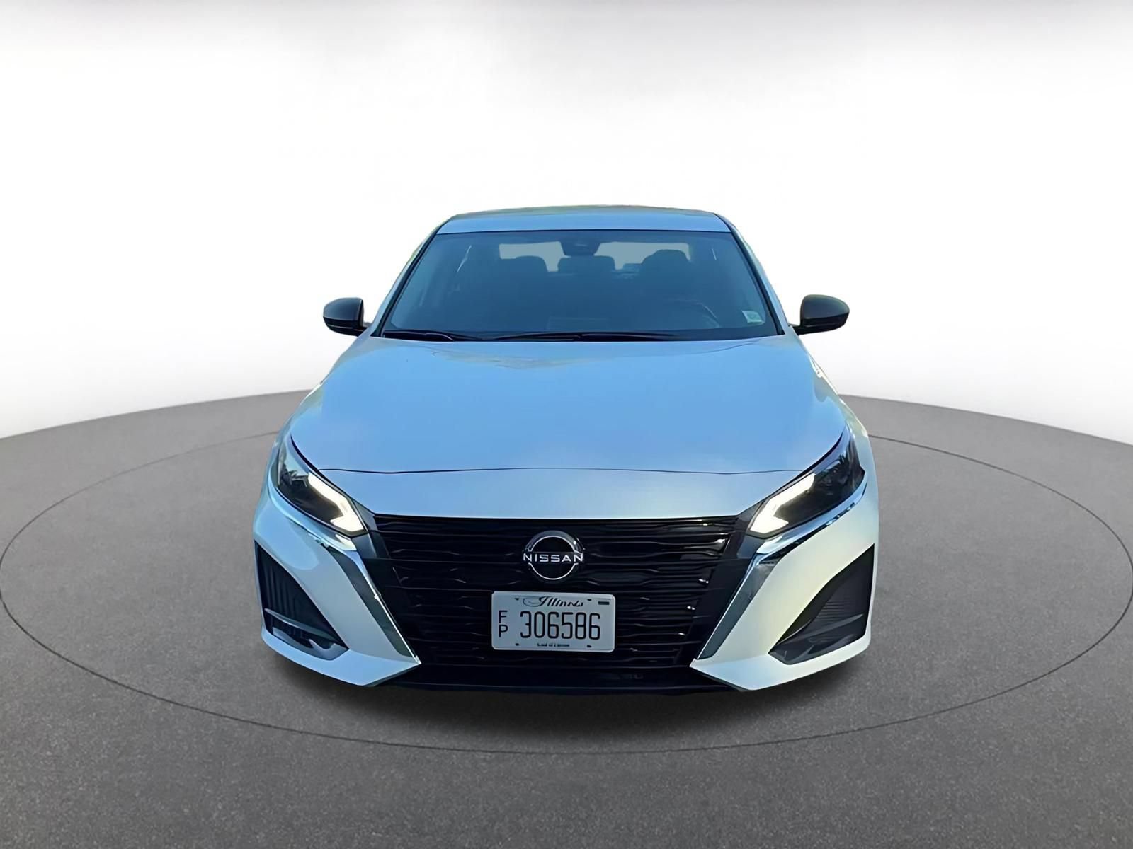 Used 2025 Nissan Altima 2.5 SV FWD image 3