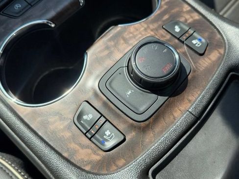 Used 2023 GMC Acadia Denali w/ Denali Technology Package AWD/4WD image 21