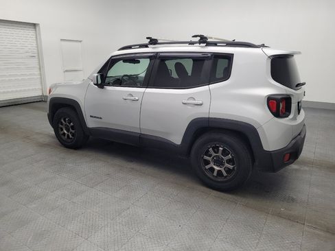Used 2015 Jeep Renegade Latitude image 3