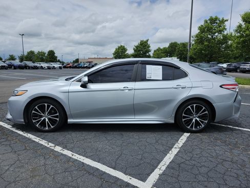 Used 2020 Toyota Camry SE FWD image 13