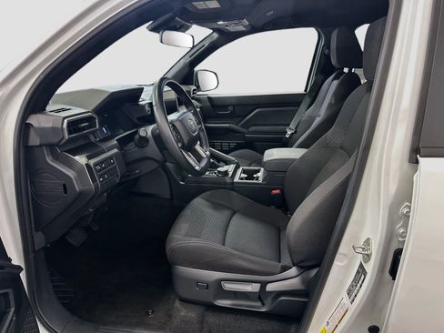 Used 2025 Toyota 4Runner SR5 AWD/4WD image 13