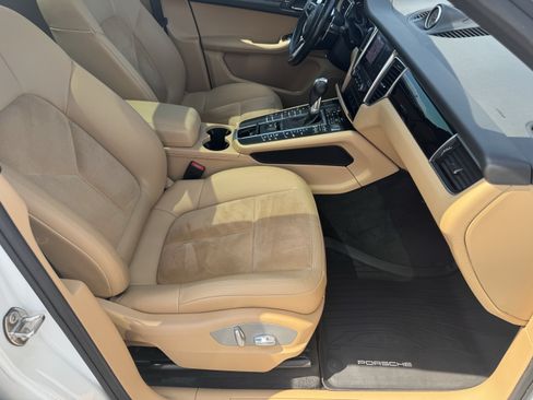 Used 2018 Porsche Macan AWD/4WD image 16