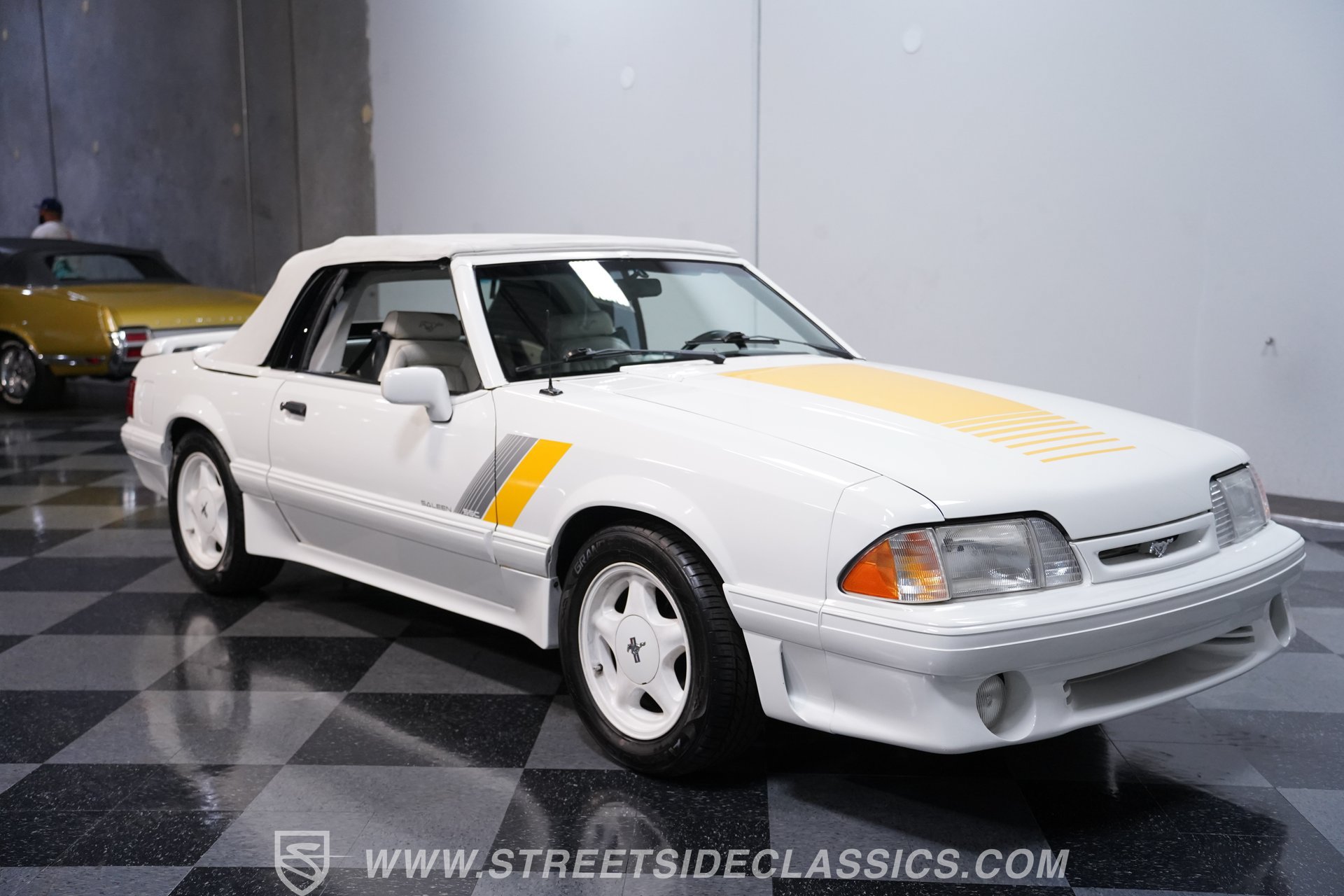 Used 1993 Ford Mustang LX RWD image 13