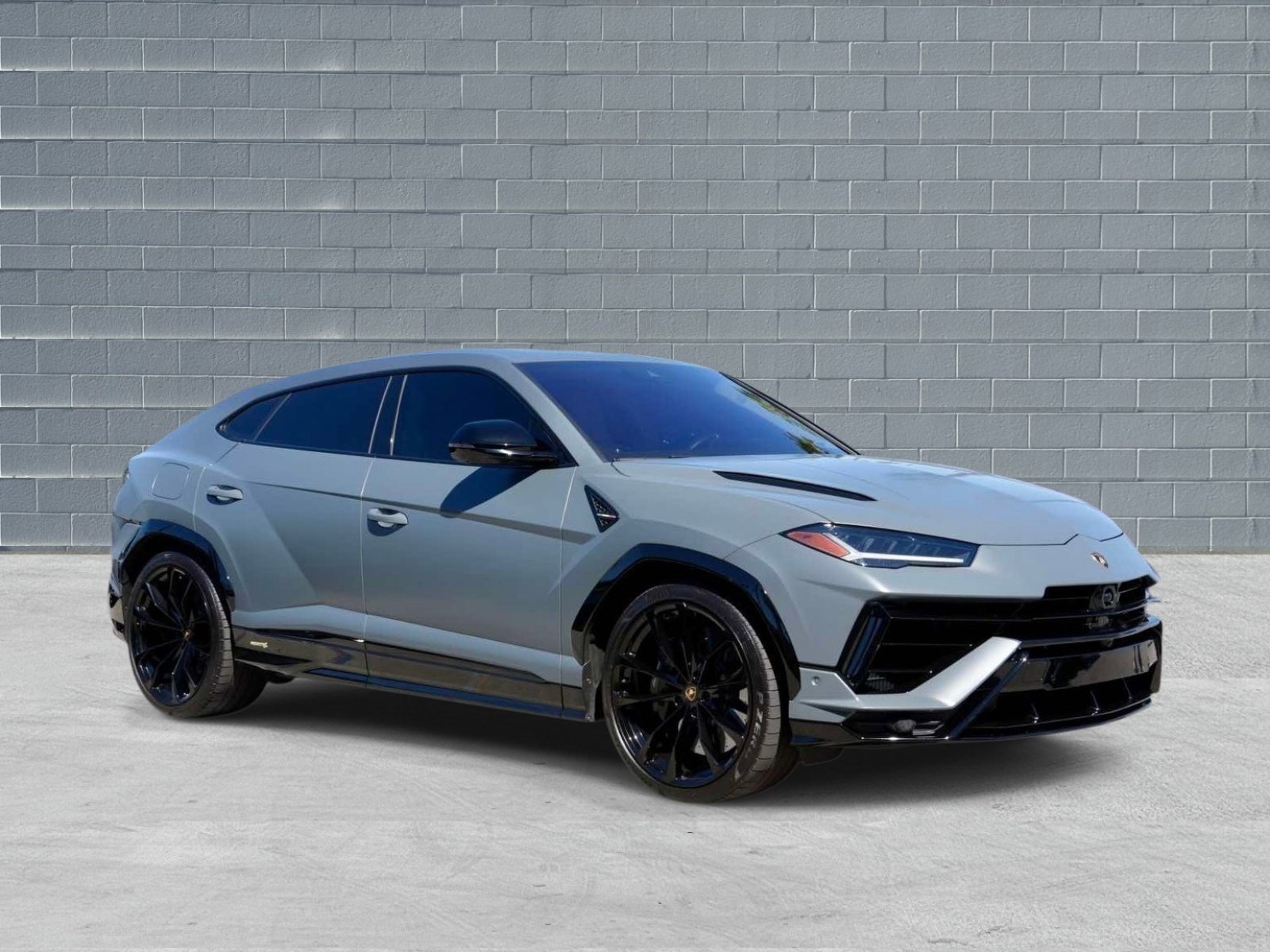 Used 2023 Lamborghini Urus S AWD/4WD image 1