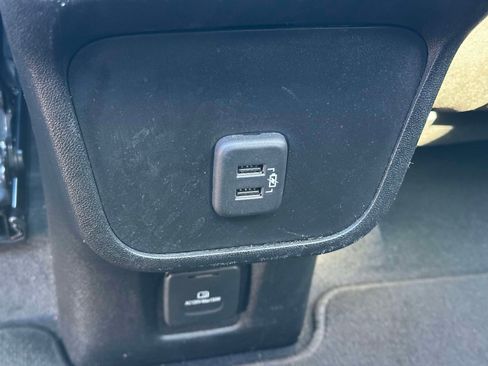 Used 2019 Chevrolet Equinox LT AWD/4WD image 12