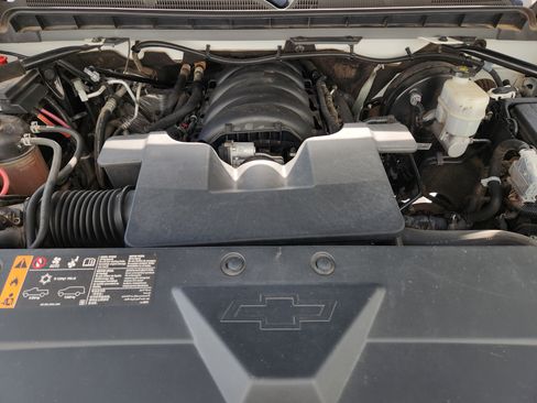 Used 2019 Chevrolet Silverado 1500 LT AWD/4WD image 32