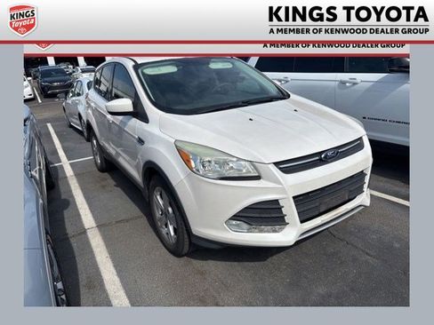 Used 2016 Ford Escape SE image 1