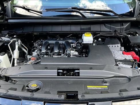 Used 2024 Nissan Pathfinder SV AWD/4WD image 31